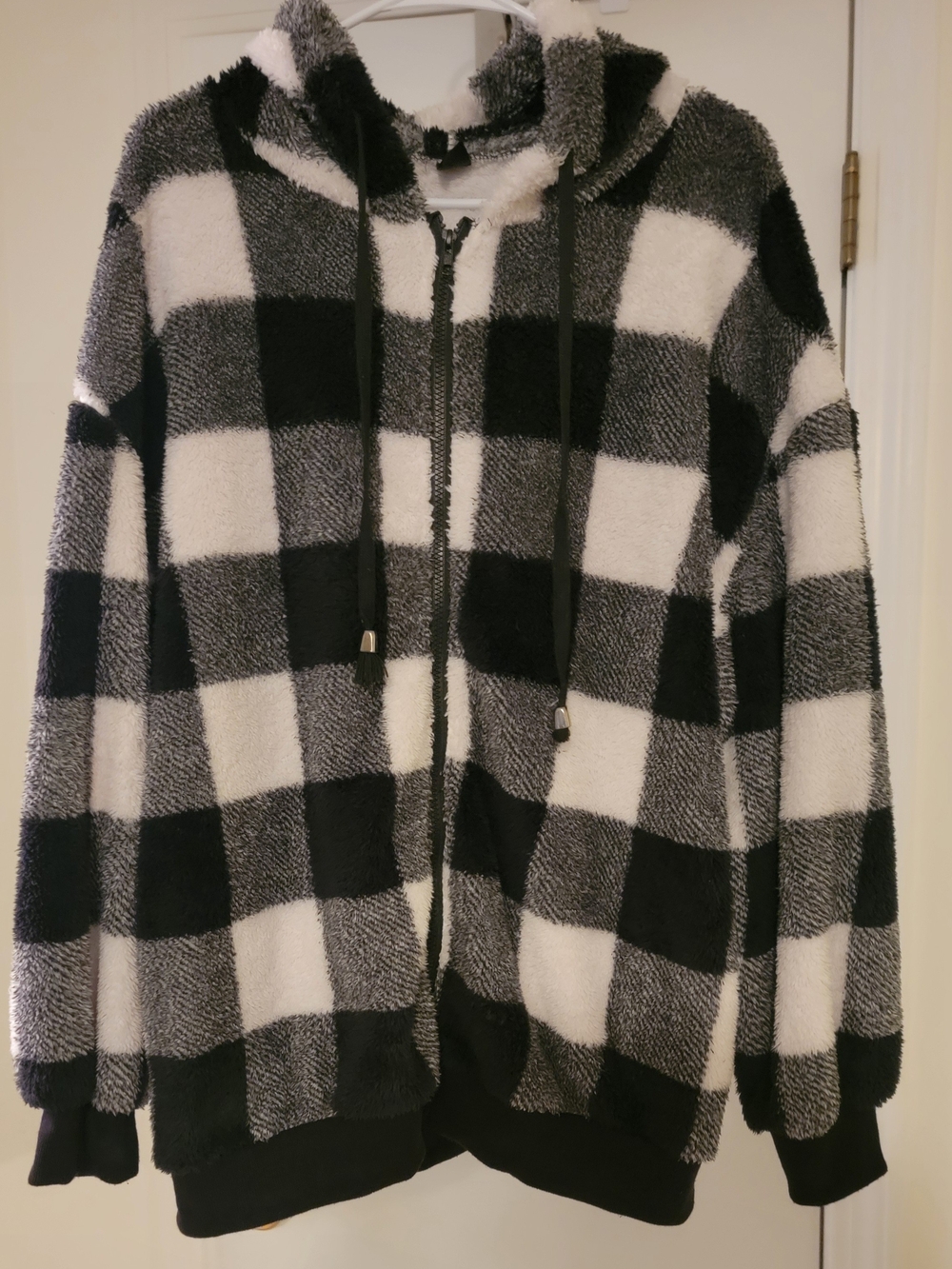 SHEIN Black and White Buffalo Check Zip-Up Hooded Fleece Jacket
